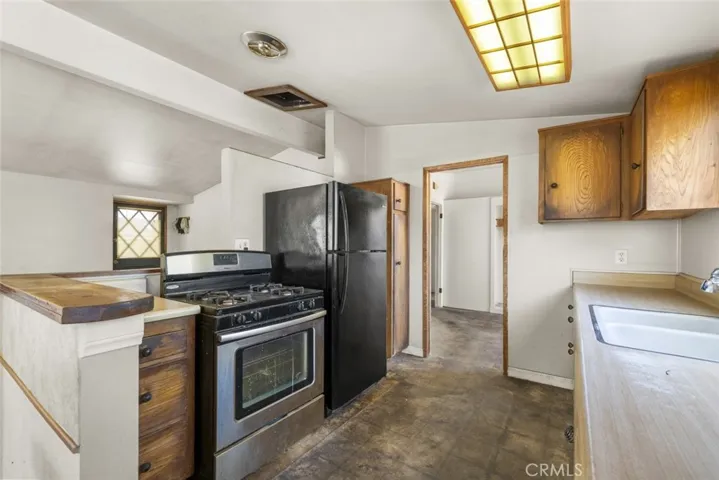 38434 Pond Avenue, Palmdale, California 93550