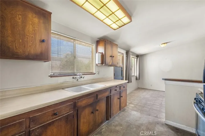 38434 Pond Avenue, Palmdale, California 93550