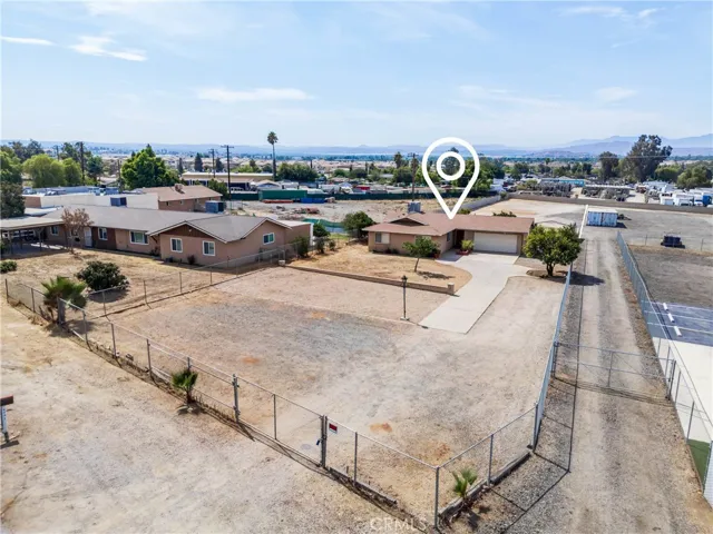 Multi-Use with tons of space and opportunity!!