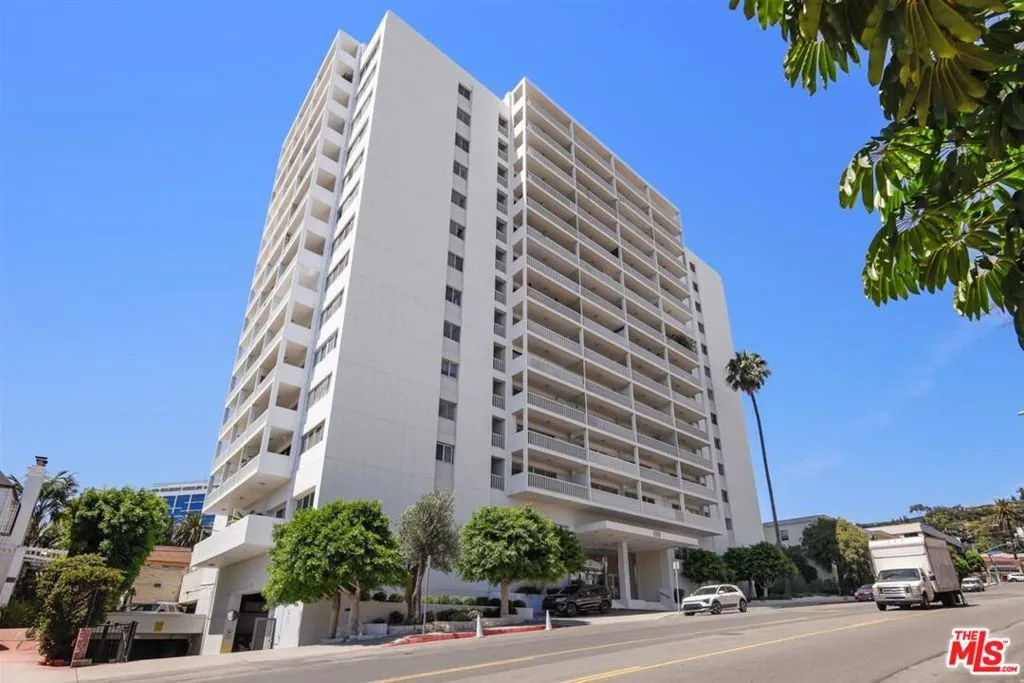 999 N Doheny Drive 806, West Hollywood, California 90069 home-pic-1