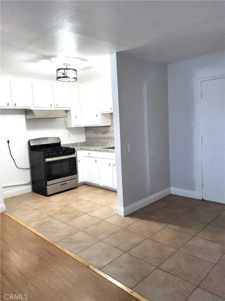 2876 La Salle Avenue, Costa Mesa, California 92626, 2 Bedrooms Bedrooms, ,1 BathroomBathrooms,Residential Lease,For Rent,La Salle,PW25190606