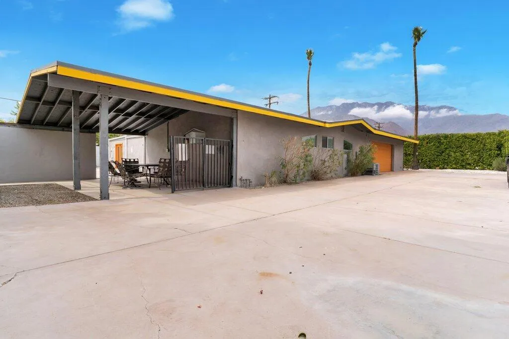 2111 E Wayne Road, Palm Springs, California 92262 home-pic-22