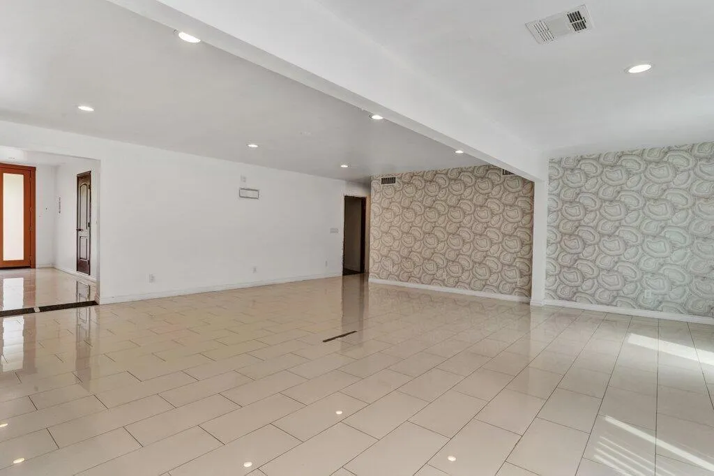 2111 E Wayne Road, Palm Springs, California 92262 home-pic-6