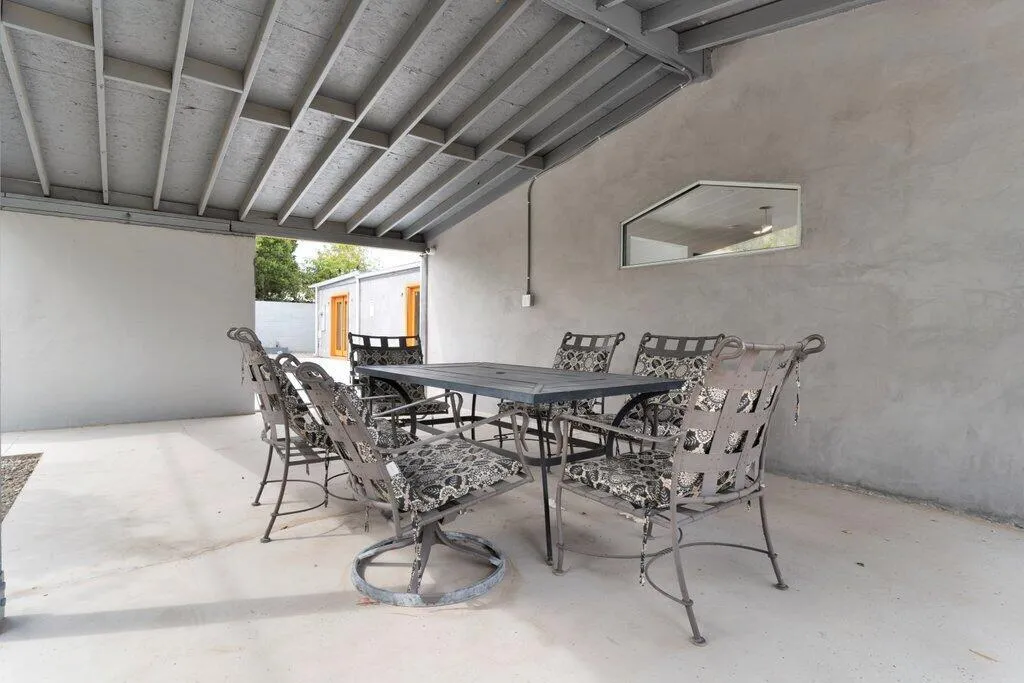 2111 E Wayne Road, Palm Springs, California 92262 home-pic-23