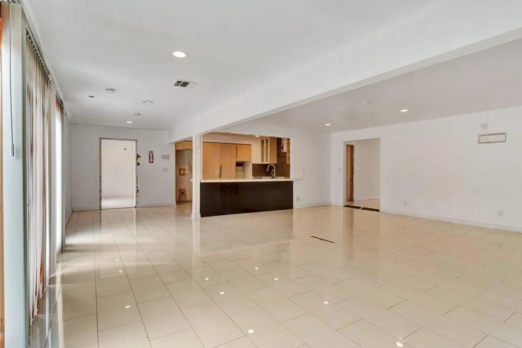 2111 E Wayne Road, Palm Springs, California 92262 home-pic-3