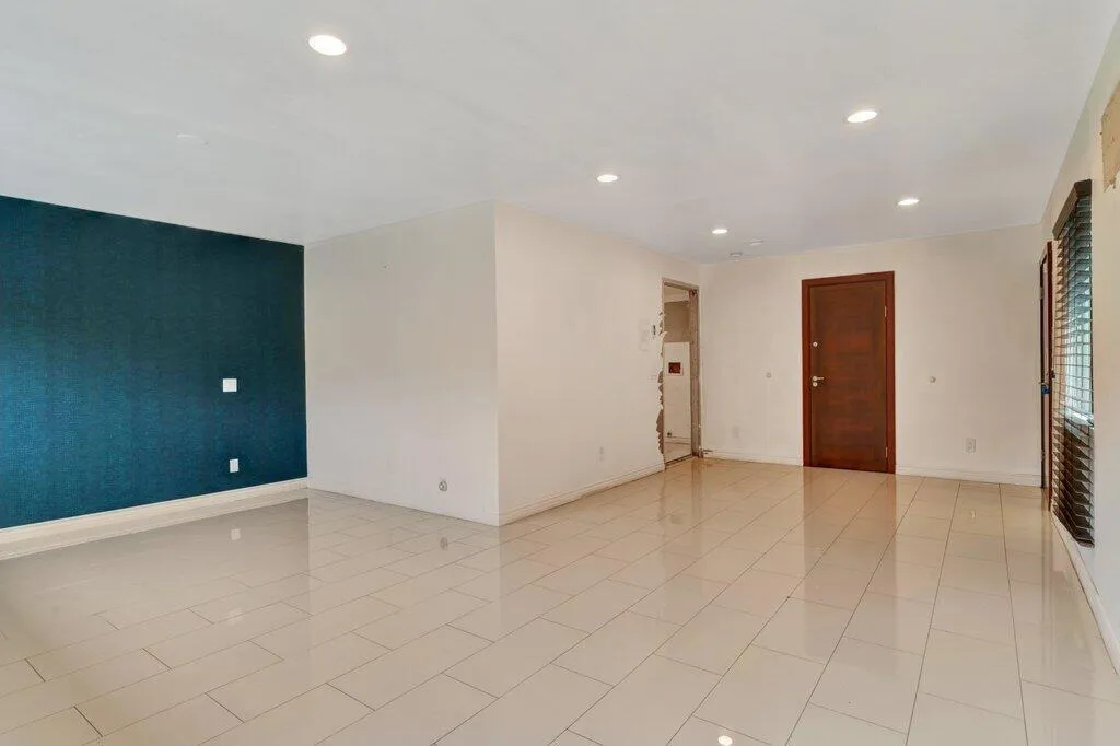 2111 E Wayne Road, Palm Springs, California 92262 home-pic-20