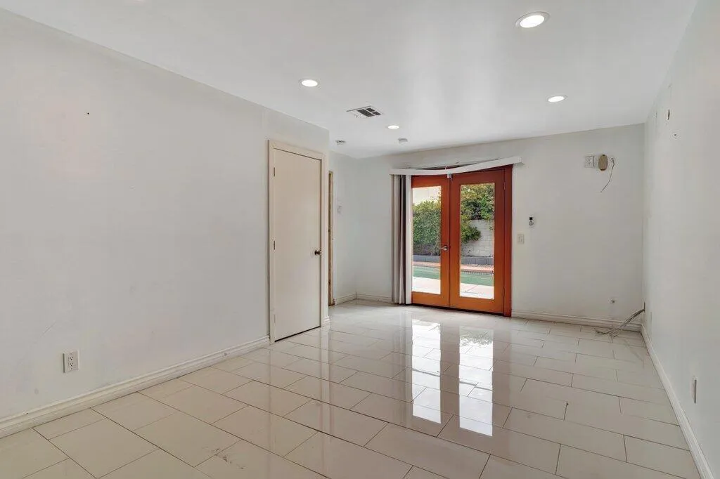 2111 E Wayne Road, Palm Springs, California 92262 home-pic-16