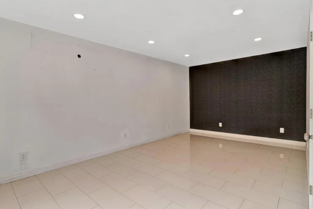 2111 E Wayne Road, Palm Springs, California 92262 home-pic-15