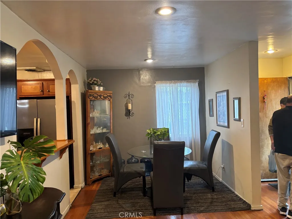 8514 Smallwood Avenue, Downey, California 90240, 3 Bedrooms Bedrooms, ,2 BathroomsBathrooms,Residential,For Sale,Smallwood,DW25190636