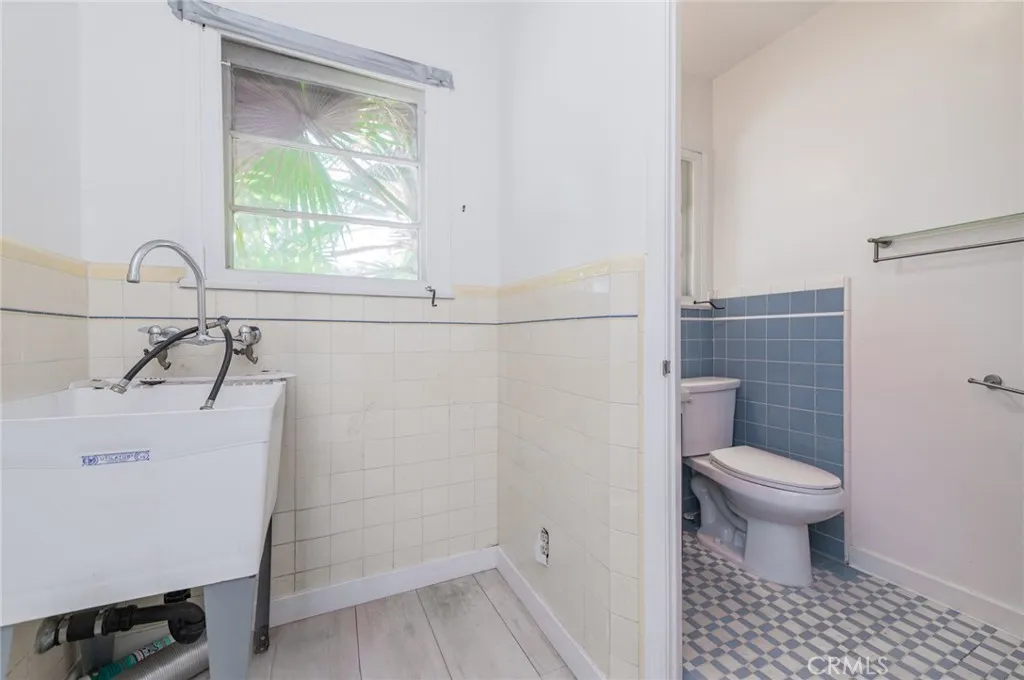 212 W Las Flores Avenue, Arcadia, California 91007 home-pic-22