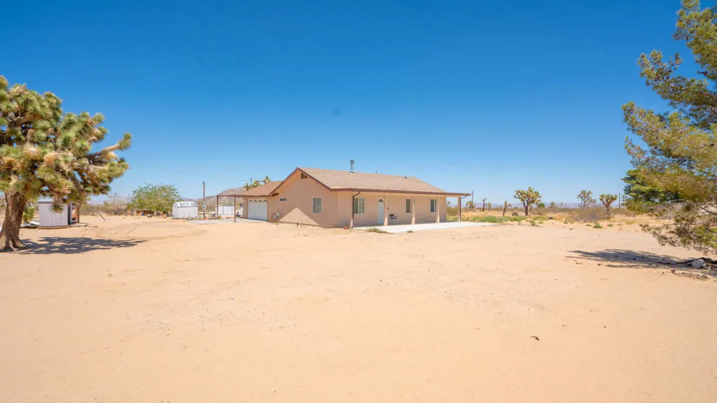 58522 Reche Road, Landers, California 92285 home-pic-23
