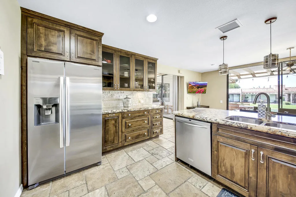 75114 Concho Drive, Indian Wells, California 92210 home-pic-12