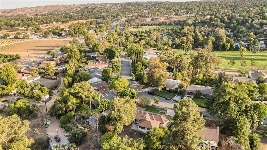 1787 Prince Albert Drive, Riverside, California 92507 home-pic-19