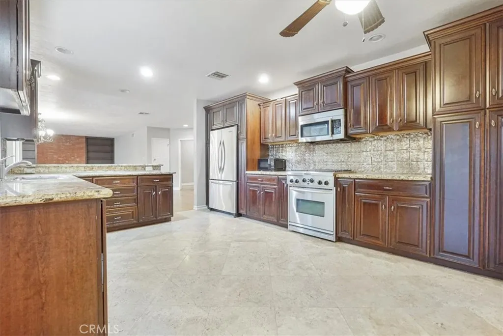 1787 Prince Albert Drive, Riverside, California 92507 home-pic-5