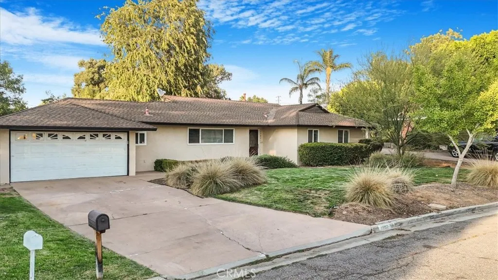 1787 Prince Albert Drive, Riverside, California 92507 home-pic-24