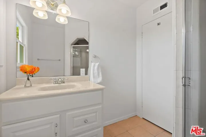 5122 Veronica Street, Los Angeles, California 90008