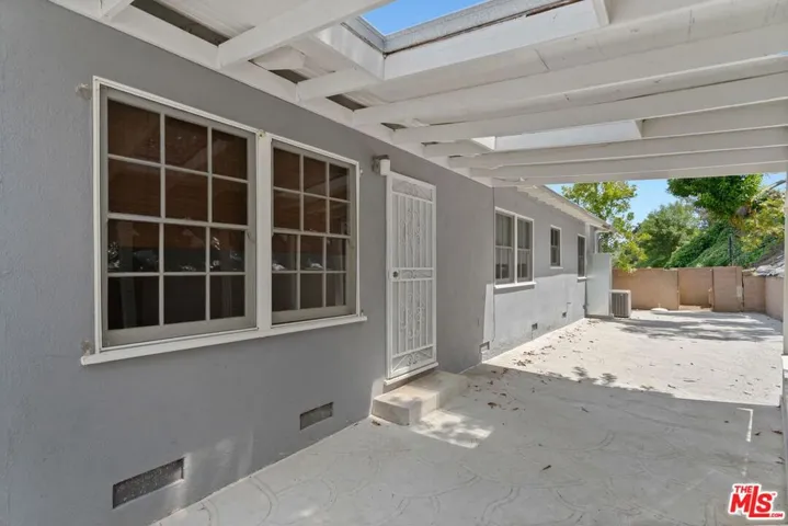 5122 Veronica Street, Los Angeles, California 90008