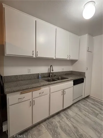 Kitchen with dishwasher
