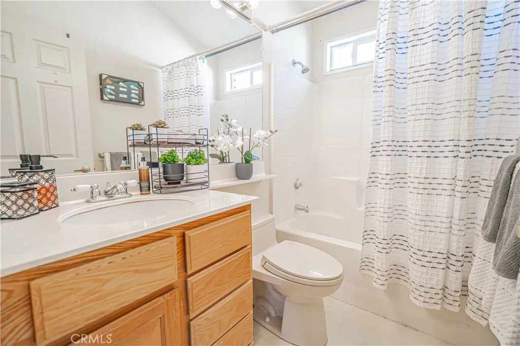 20164 Crestview Dr., Canyon Country, California 91351 home-pic-36