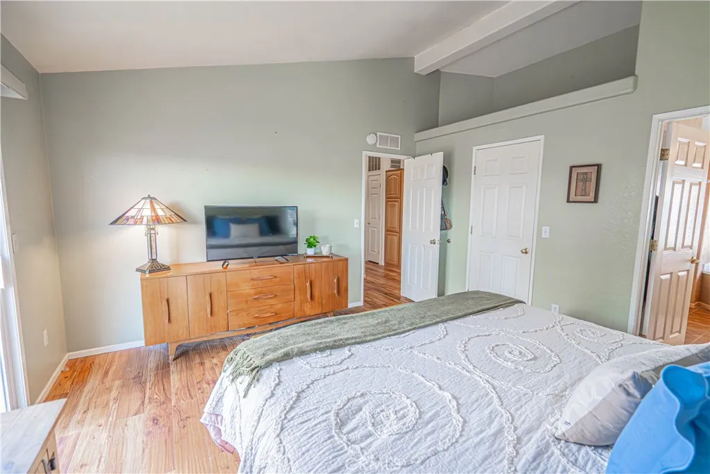 20164 Crestview Dr., Canyon Country, California 91351 home-pic-21