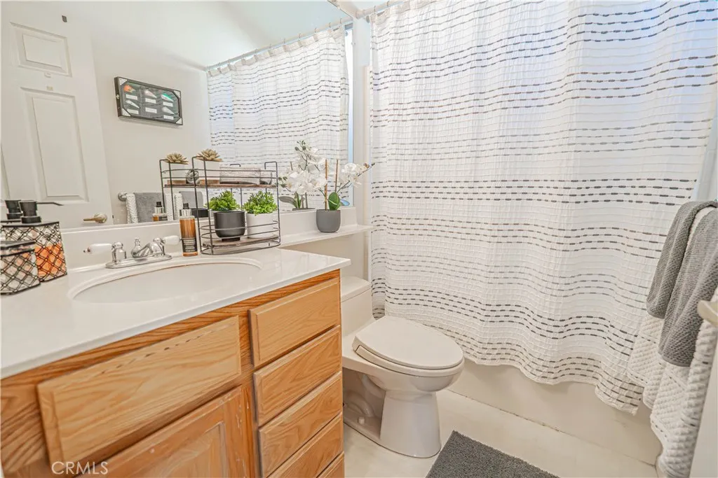 20164 Crestview Dr., Canyon Country, California 91351 home-pic-35