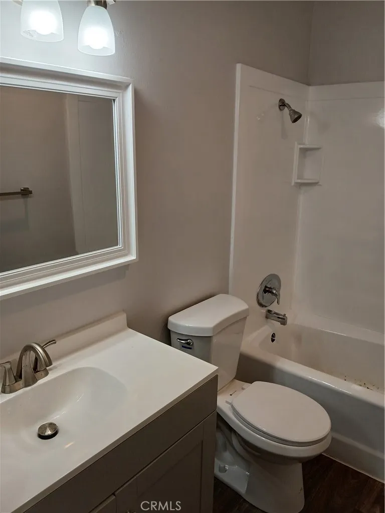 453 E 1st Street, Tustin, California 92780 home-pic-10