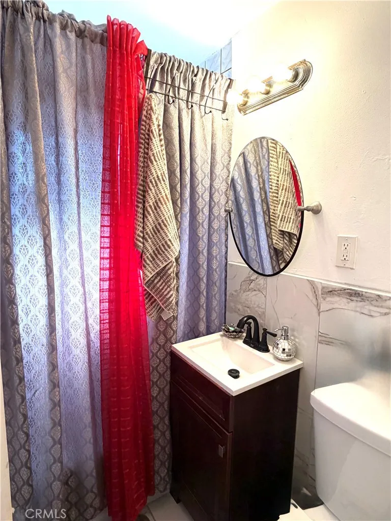 5846 Gardenia Avenue, Long Beach, California 90805 home-pic-27