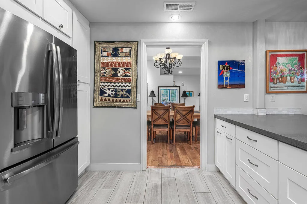 2264 Oakcrest Drive, Palm Springs, California 92264 home-pic-10