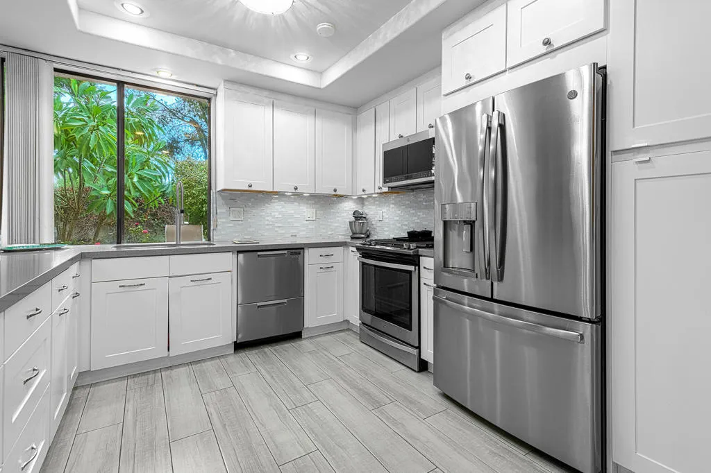2264 Oakcrest Drive, Palm Springs, California 92264 home-pic-8