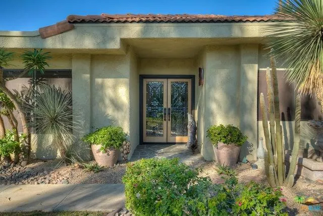2264 Oakcrest Drive, Palm Springs, California 92264 home-pic-1