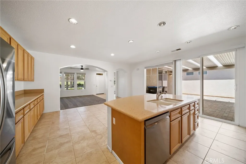 1568 Four Seasons Circle, Beaumont, California 92223 home-pic-11