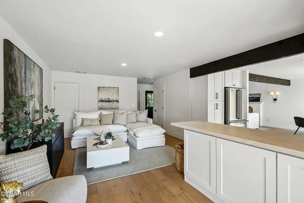 30670 Passageway Place, Agoura Hills, California 91301 home-pic-16