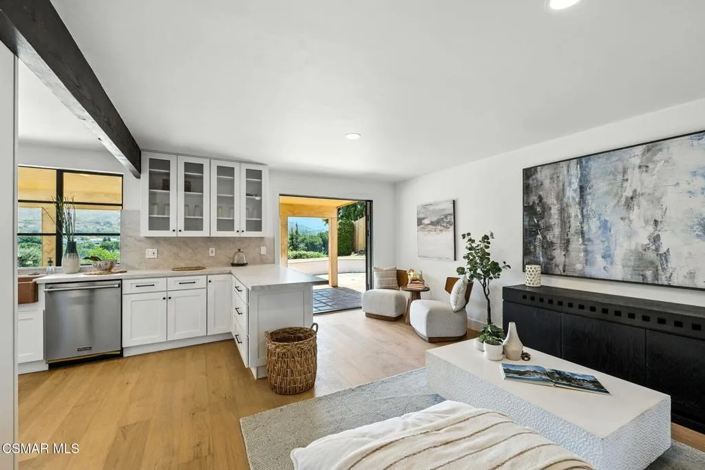 30670 Passageway Place, Agoura Hills, California 91301 home-pic-15