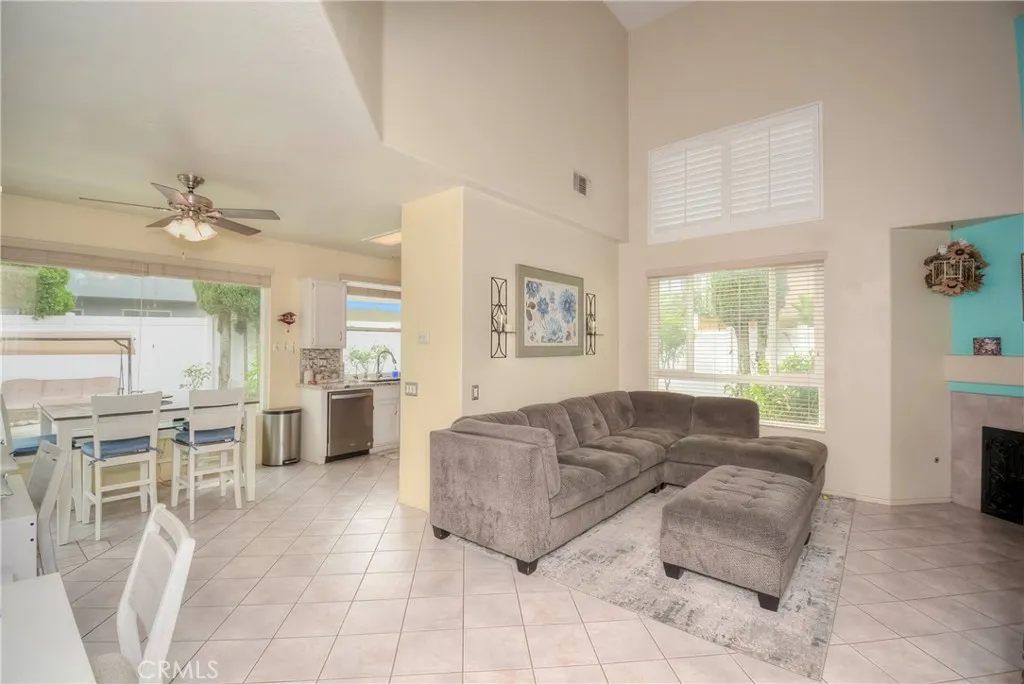 1270 Mancero Circle, Corona, California 92879 home-pic-18
