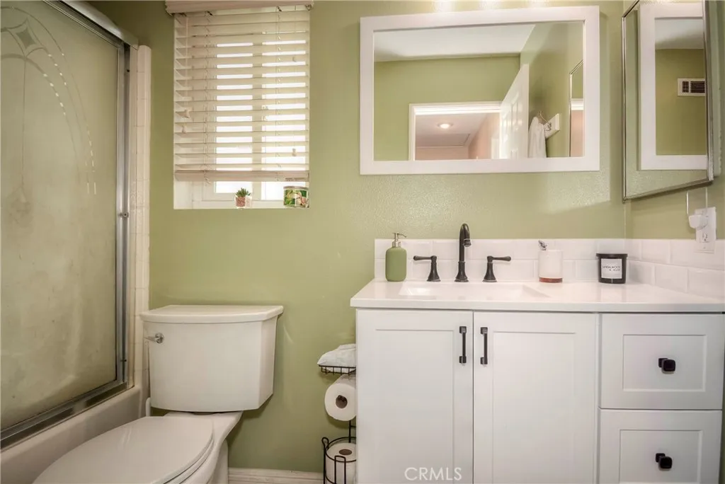 1270 Mancero Circle, Corona, California 92879 home-pic-23