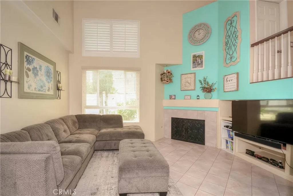 1270 Mancero Circle, Corona, California 92879 home-pic-9