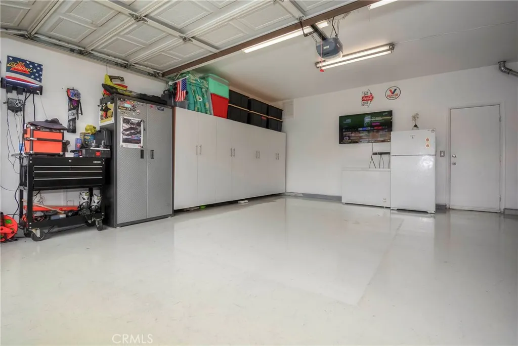 1270 Mancero Circle, Corona, California 92879 home-pic-35