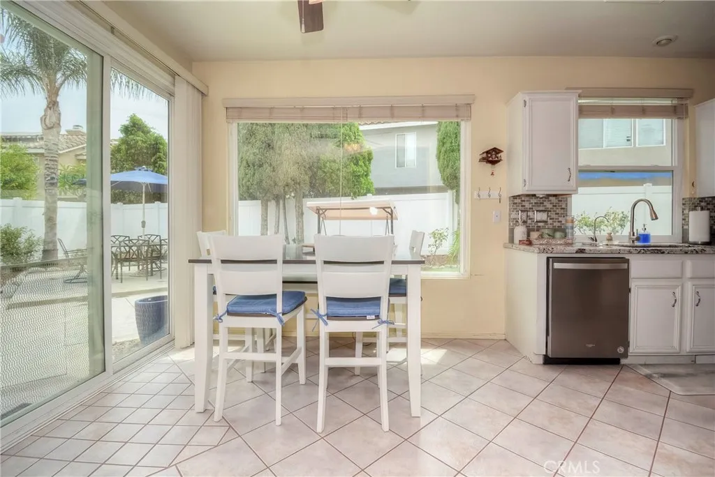 1270 Mancero Circle, Corona, California 92879 home-pic-11