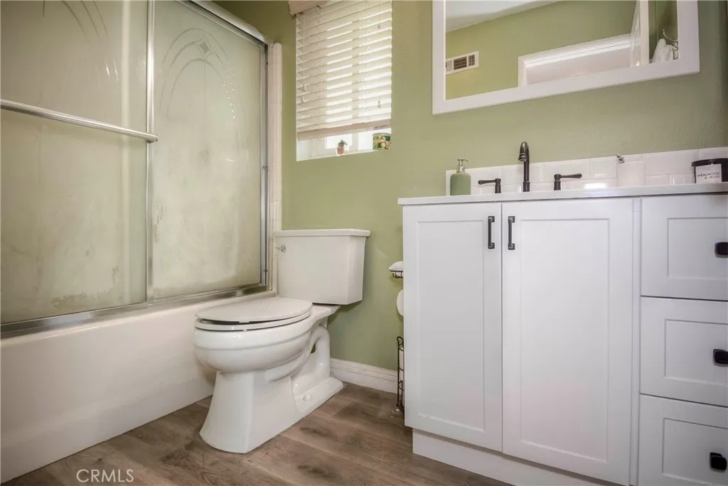 1270 Mancero Circle, Corona, California 92879 home-pic-25