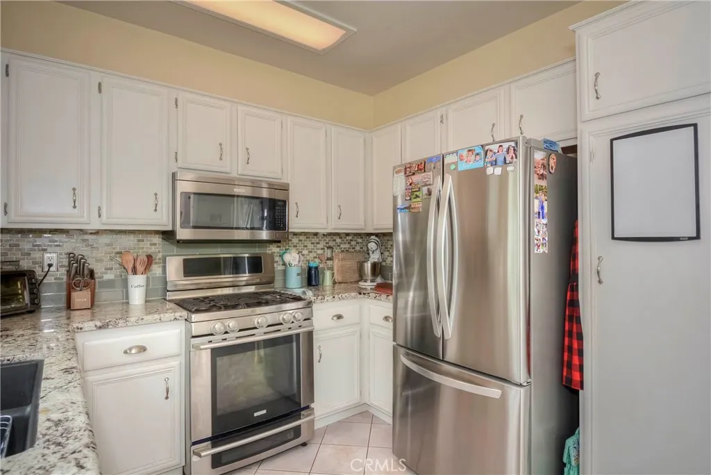 1270 Mancero Circle, Corona, California 92879 home-pic-12
