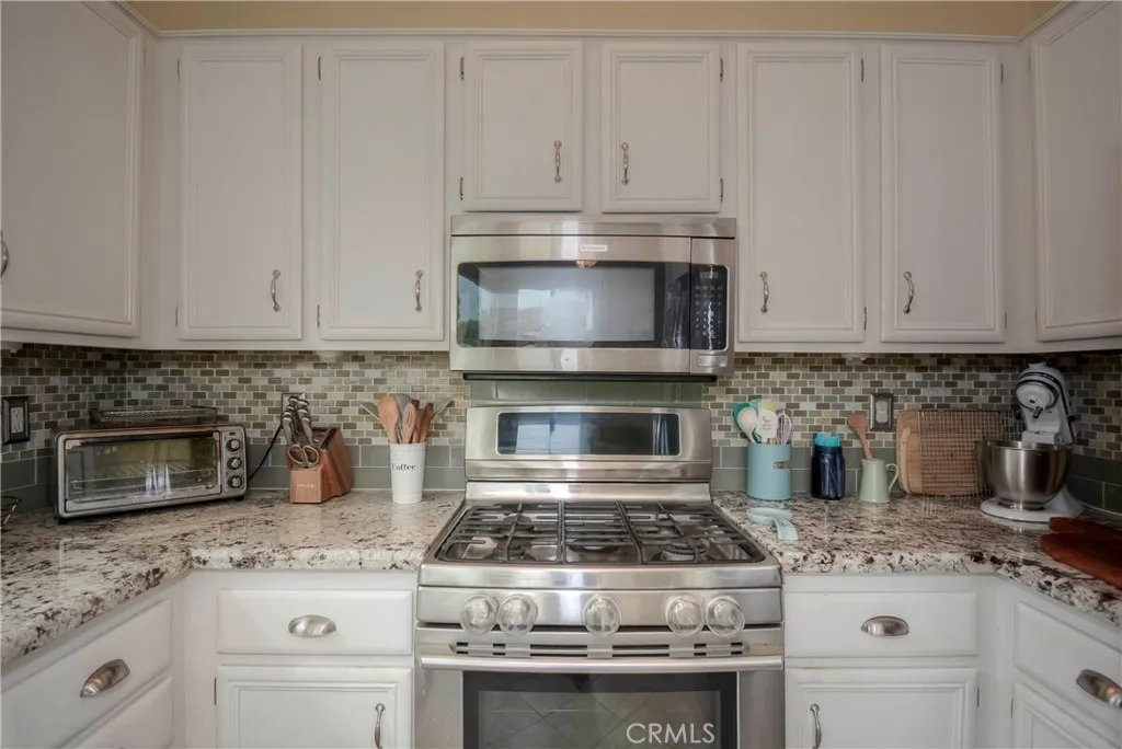 1270 Mancero Circle, Corona, California 92879 home-pic-14
