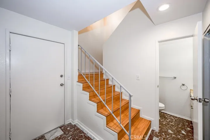 11834 Gilmore Street 13, North Hollywood, California 91606