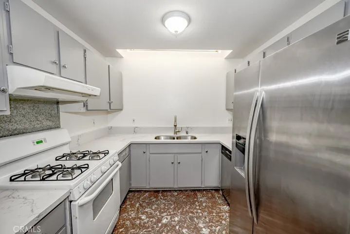 11834 Gilmore Street 13, North Hollywood, California 91606