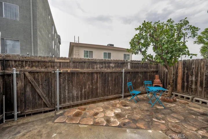 11834 Gilmore Street 13, North Hollywood, California 91606
