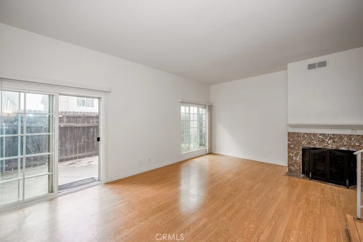11834 Gilmore Street 13, North Hollywood, California 91606