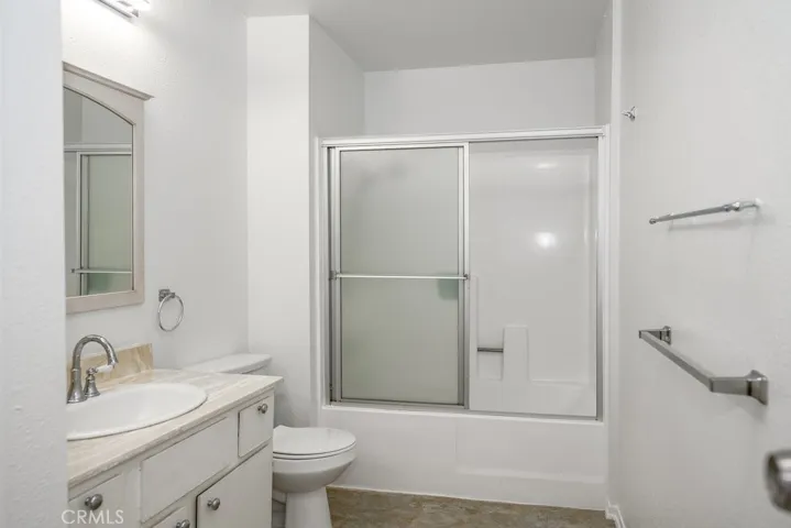 11834 Gilmore Street 13, North Hollywood, California 91606