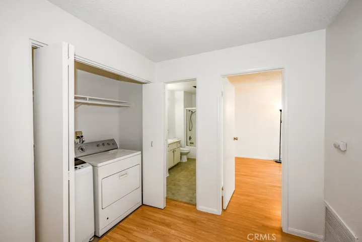 11834 Gilmore Street 13, North Hollywood, California 91606
