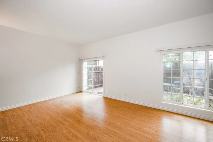 11834 Gilmore Street 13, North Hollywood, California 91606