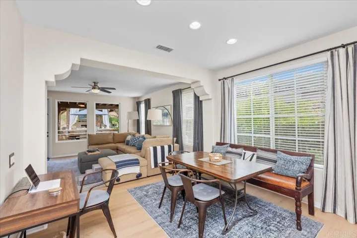 Kitchen & Dining