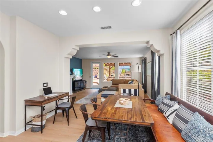 Kitchen & Dining